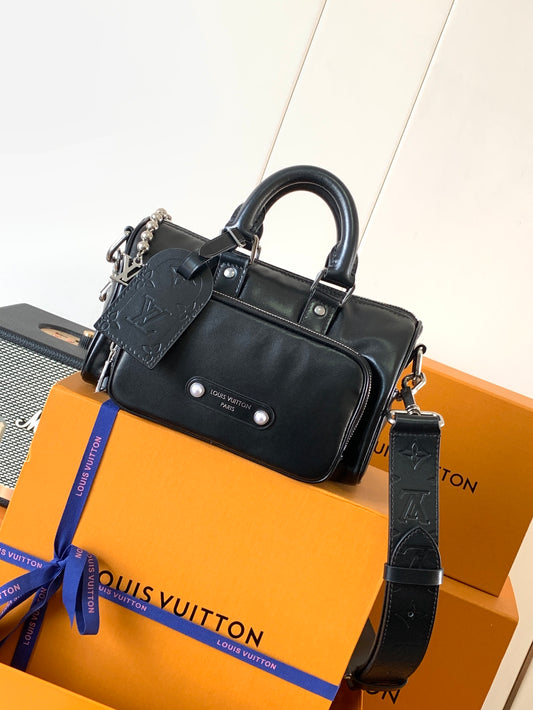 Top-tier Authentic-Grade Quality handbag Size: 15 x 11 x 25 cm