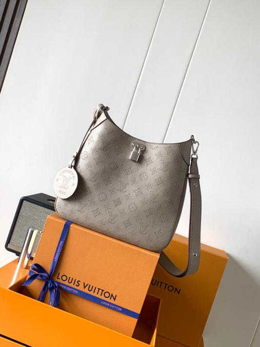 Top-tier Authentic-Grade Quality Medium Handbag M14617 (Grey) Size：28 x 25 x 8 cm