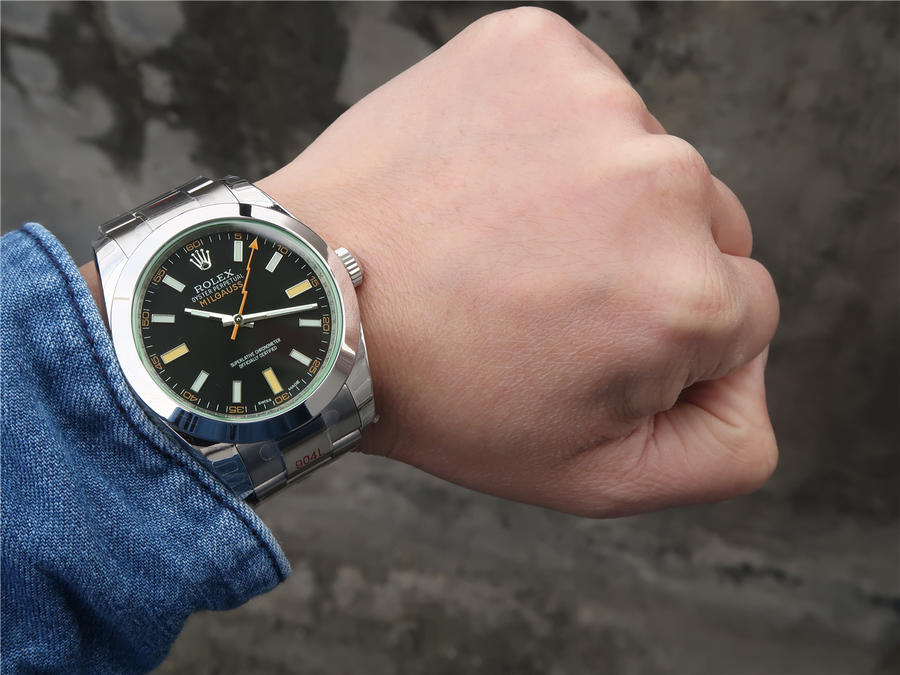 Replica Automatic Watch for Men 40mm MILGAUSS Black Dial