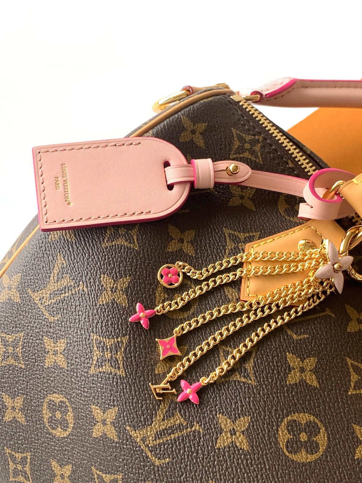 Top-tier Authentic-Grade Quality handbag  Size：30 x 21 x 17 cm
