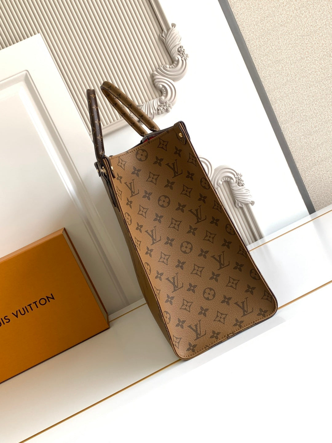 Top-tier Authentic-Grade Quality Italian Grade leather material handbag Size: 𝟒𝟏.𝟎 𝐱 𝟑𝟒.𝟎 𝐱 𝟏𝟗.𝟎 cm