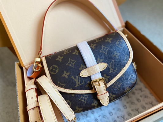 Top-tier Authentic-Grade Quality handbag Size: 20 x 16 x 7.5 cm