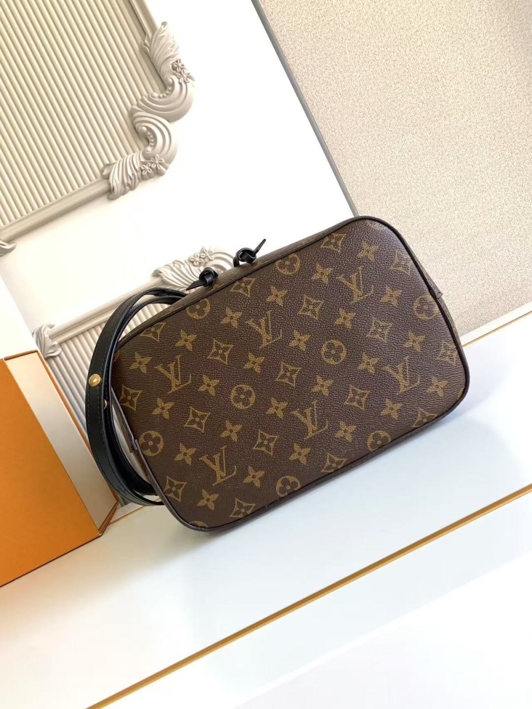 Top-tier Authentic-Grade Quality handbag Size: 26.0 x 26.0 x 17.5 cm