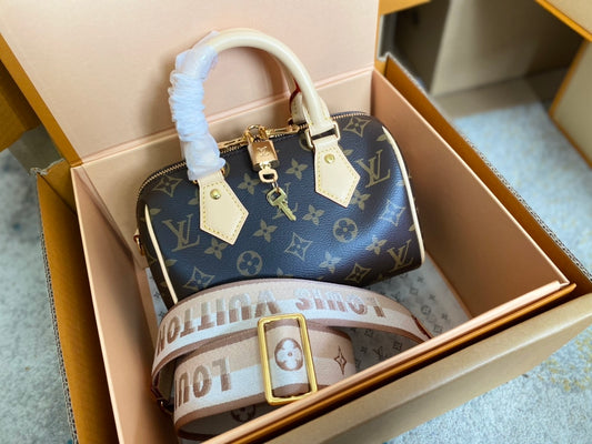Top-tier Authentic-Grade Quality handbag Size: 20.5 x 13.5 x 12 cm