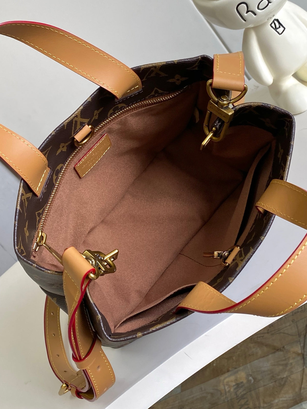 Top-tier Authentic-Grade Quality handbag Size: 25 x 19 x 11 cm