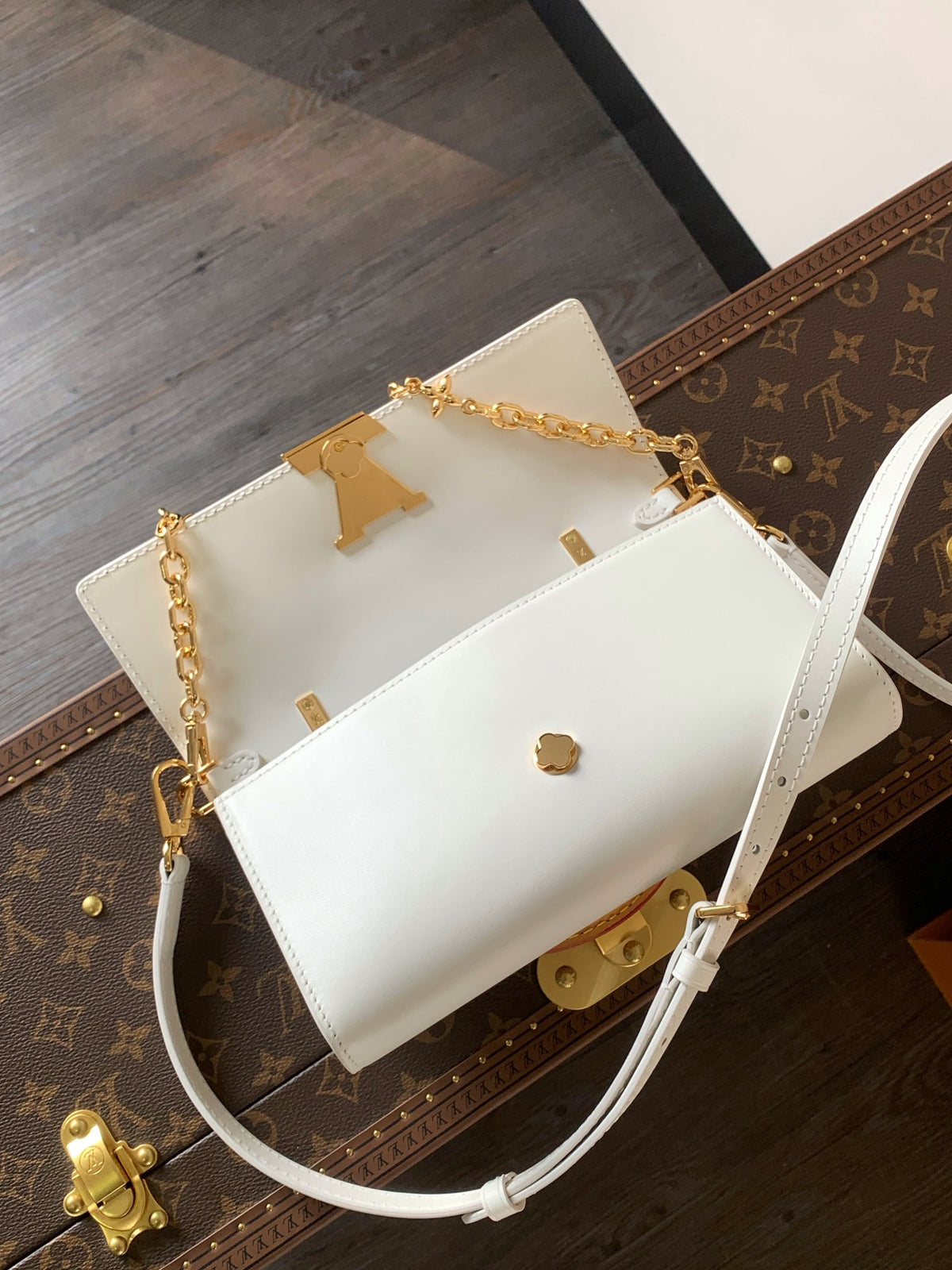 Top-tier Authentic-Grade Quality handbag Size: 12 x 4 x 23 cm