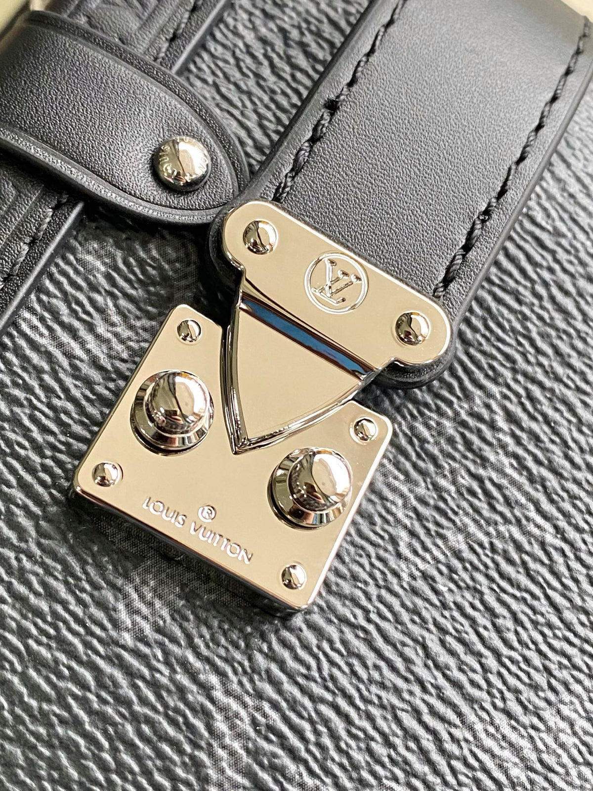 Top-tier Authentic-Grade Quality handbag Size: 15 x 7 x 28 cm
