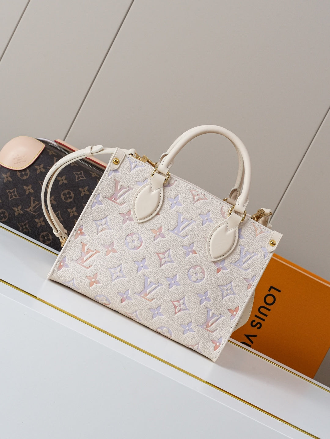 Top-tier Authentic-Grade Quality handbag  Size：25.0 x 19.0 x 11.5 cm
