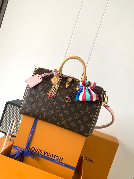 Top-tier Authentic-Grade Quality handbag  Size：30 x 21 x 17 cm