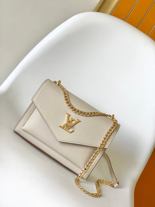 Top-tier Authentic-Grade Quality handbag  Size: 22.5 x 17.0 x 5.5 cm