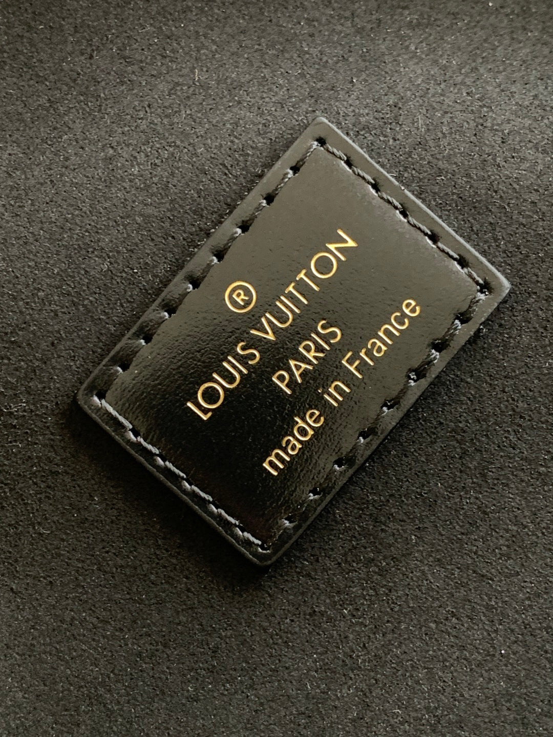 Top-tier Authentic-Grade Quality handbag Size: 𝟏𝟗.𝟎 𝐱 𝟏𝟏.𝟎 𝐱 𝟏𝟑.𝟎 cm