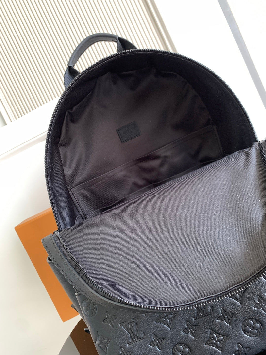 Top-tier Authentic-Grade Quality Black handbag Size: 𝟐𝟗.𝟎 𝐱 𝟑𝟖.𝟎 𝐱 𝟐𝟎.𝟎 cm