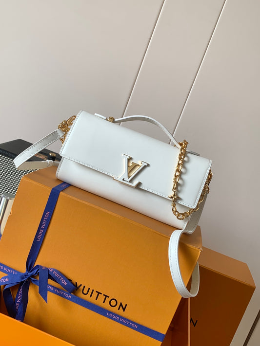 Top-tier Authentic-Grade Quality handbag Size: 12 x 4 x 23 cm