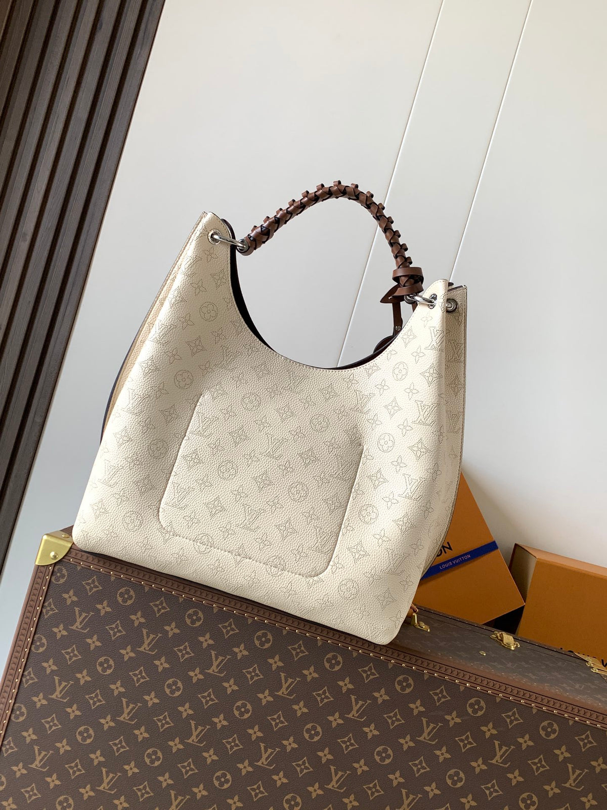 Top-tier Authentic-Grade Quality Sac Carmel Bag M53188 Off-White Size：40 x 17 x 35 cm