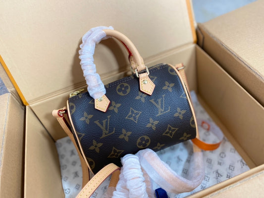 Top-tier Authentic-Grade Quality handbag Size: 16x11x9 cm