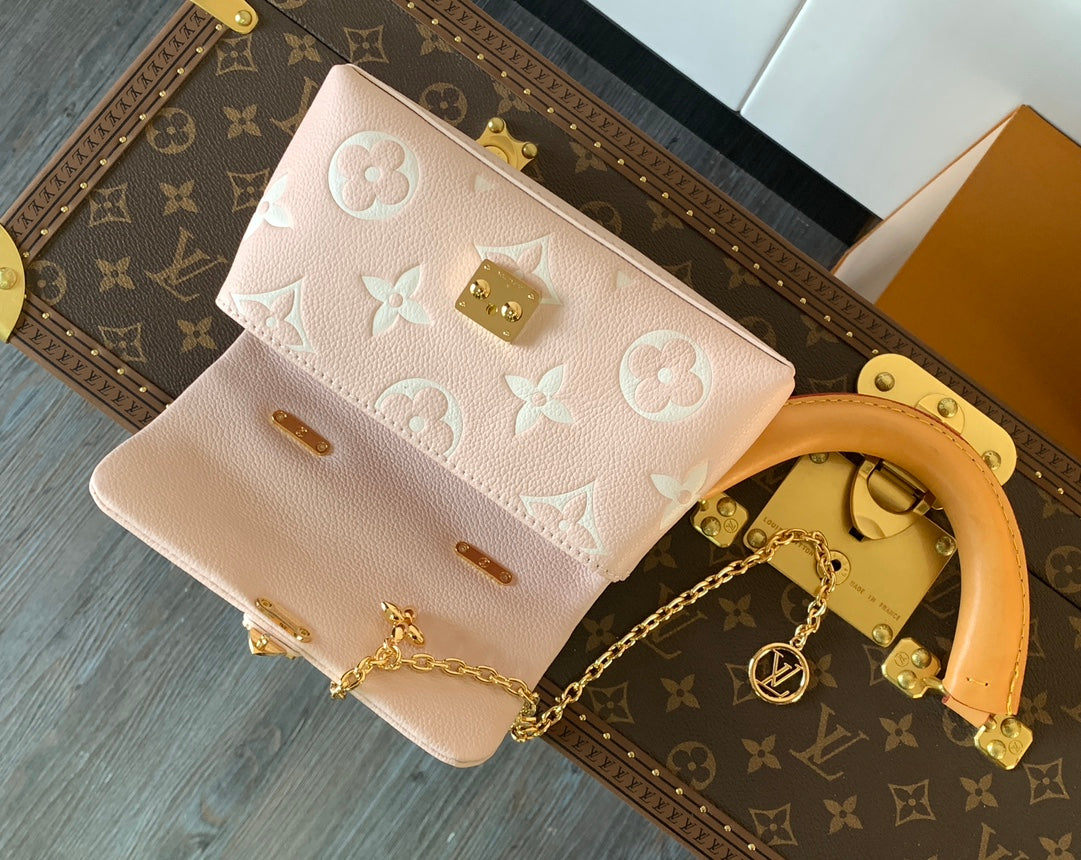 Top-tier Authentic-Grade Quality handbag Size: 12.5 x 6 x 21 cm