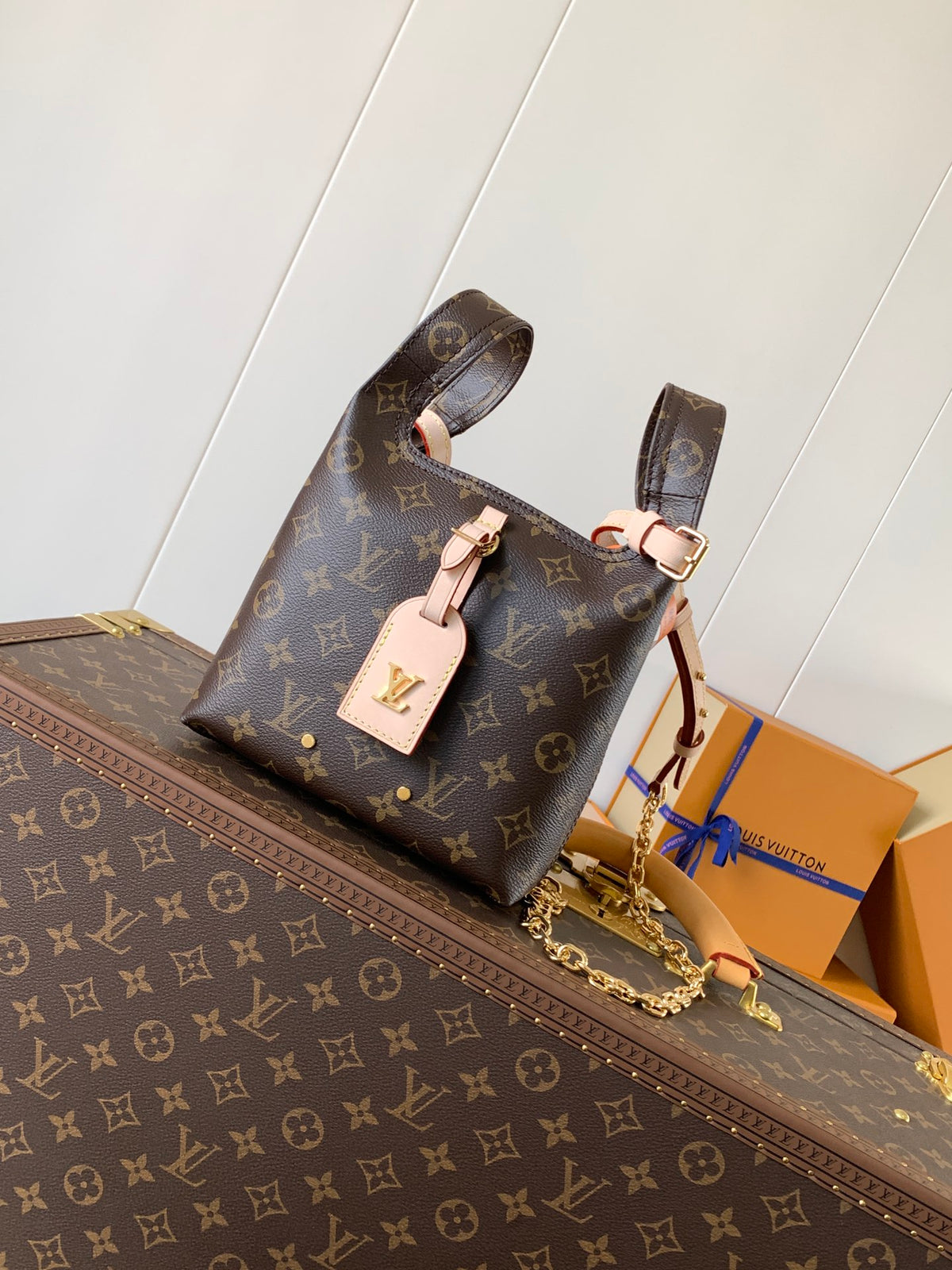Top-tier Authentic-Grade Quality handbag Size: 17.0 x 17.0 x 7.0 CM