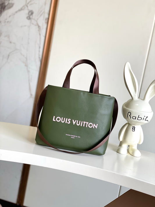 Top-tier Authentic-Grade Quality handbag Size: 25 x 19 x 11 cm