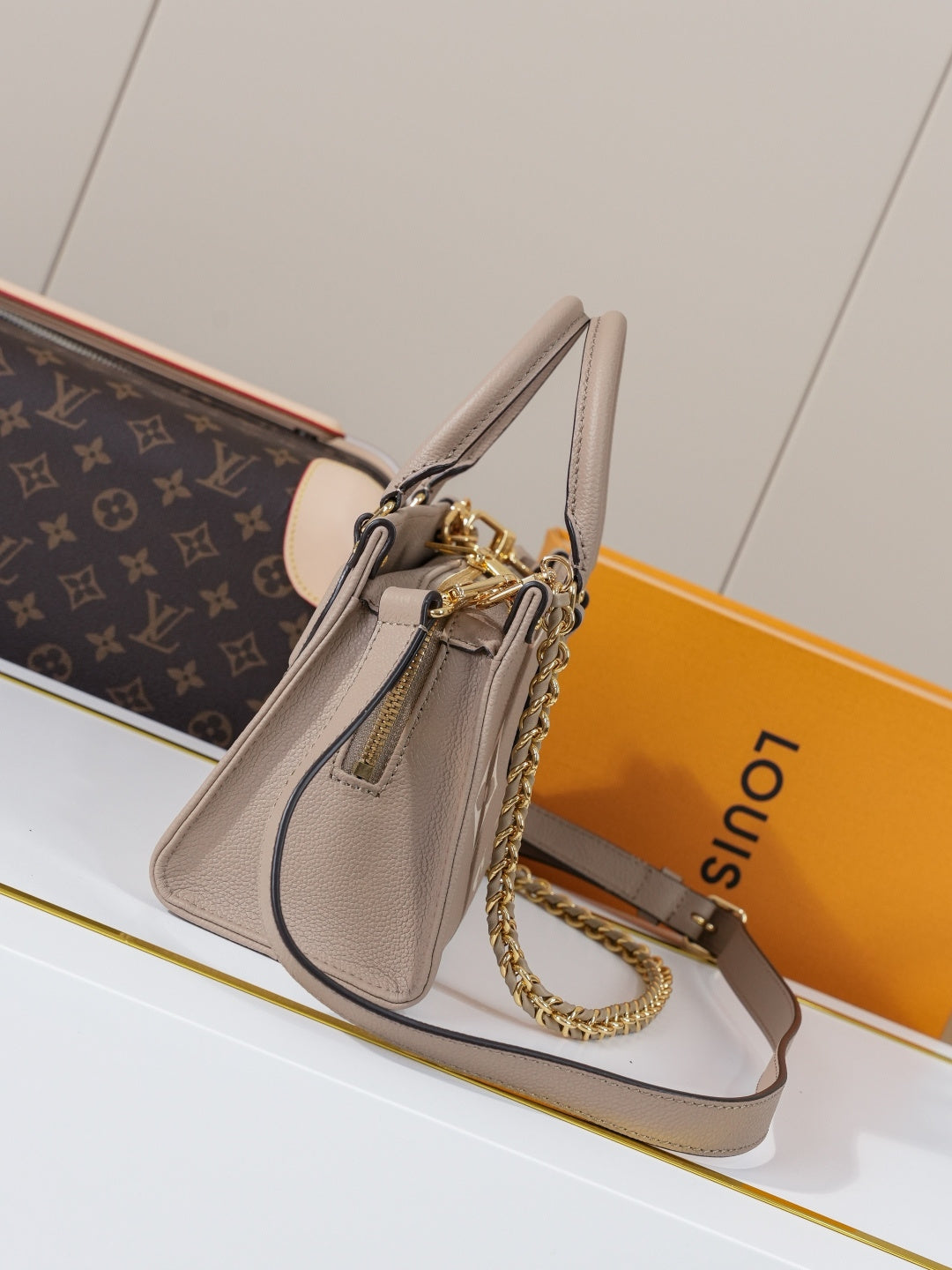 Top-tier Authentic-Grade Quality handbag  Size：25.0 x 13.0 x 10.0 cm