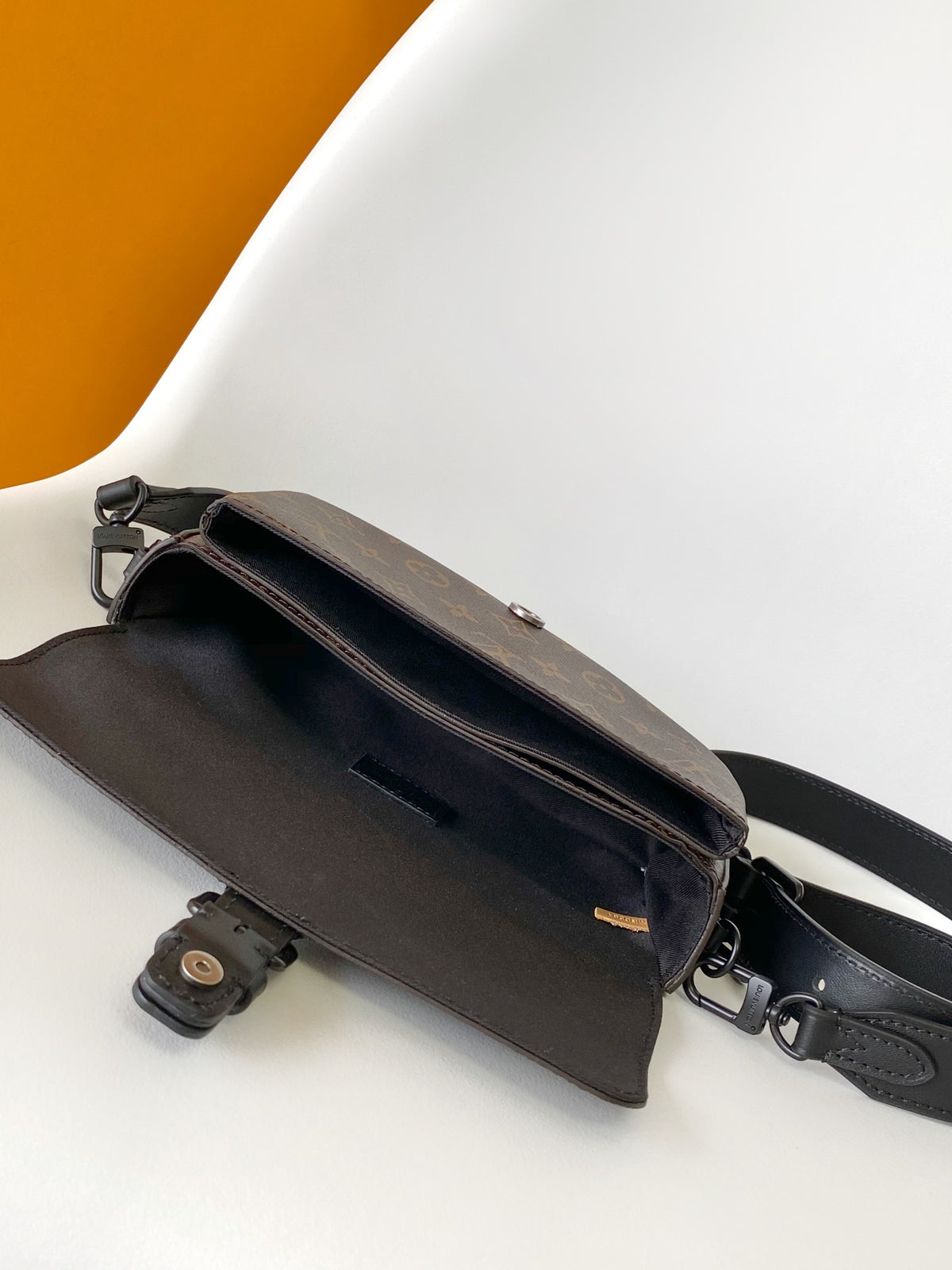 Top-tier Authentic-Grade Quality handbag  Size: 22 x 12 x 6 cm
