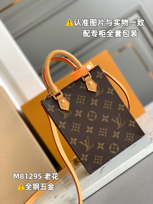 Top-tier Authentic-Grade Quality handbag Size: 14 x 17 x 5 cm
