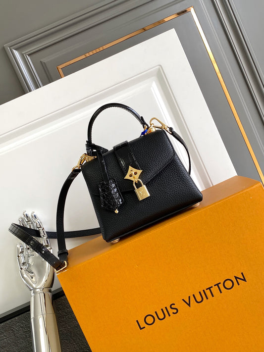 Top-tier Authentic-Grade Quality handbag Size:19×15×9cm