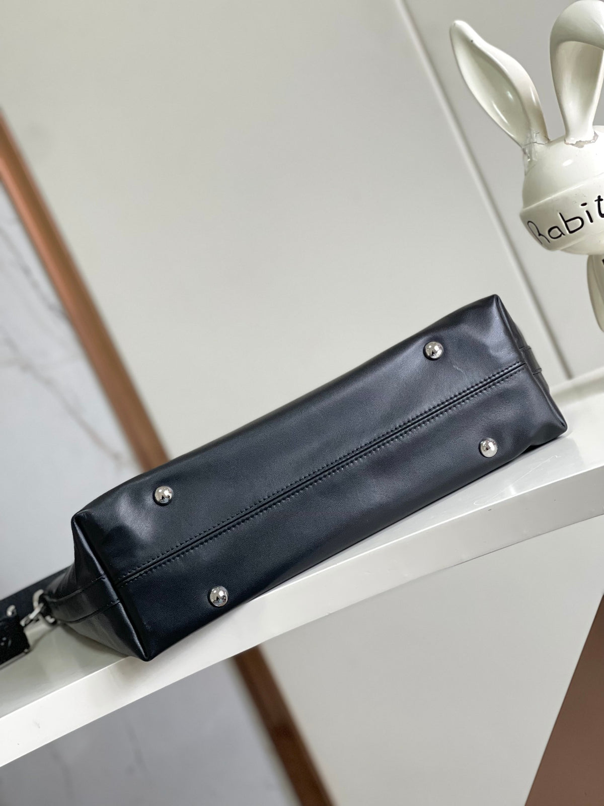 Top-tier Authentic-Grade Quality handbag Size: 48 x 36 x 12 cm