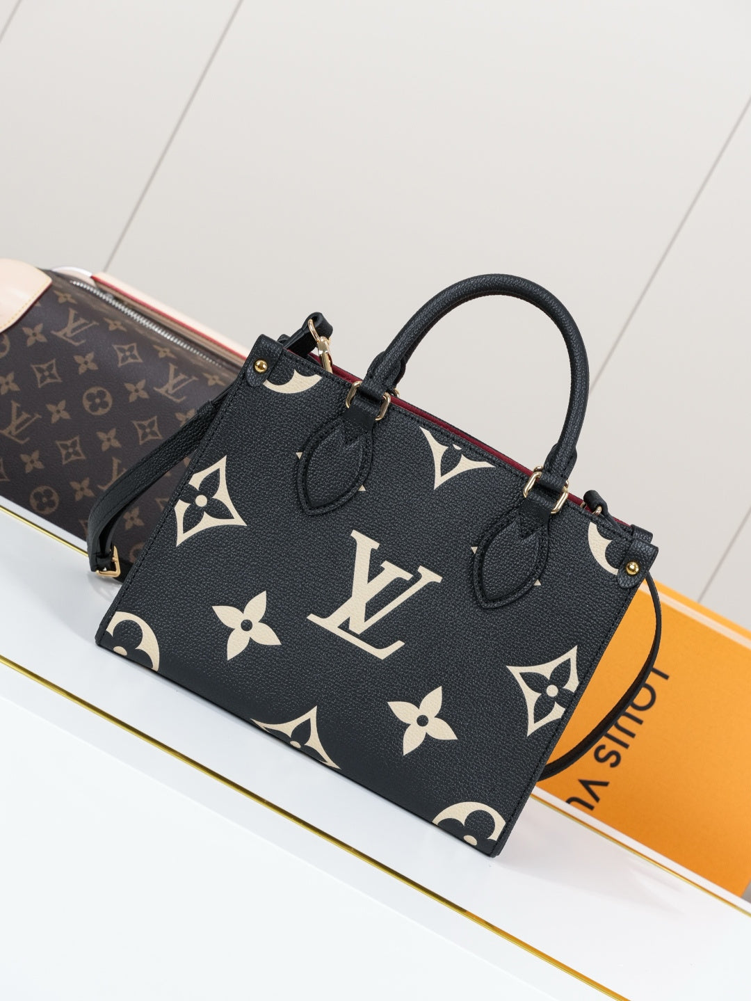 Top-tier Authentic-Grade Quality handbag  Size：25.0 x 19.0 x 11.5 cm