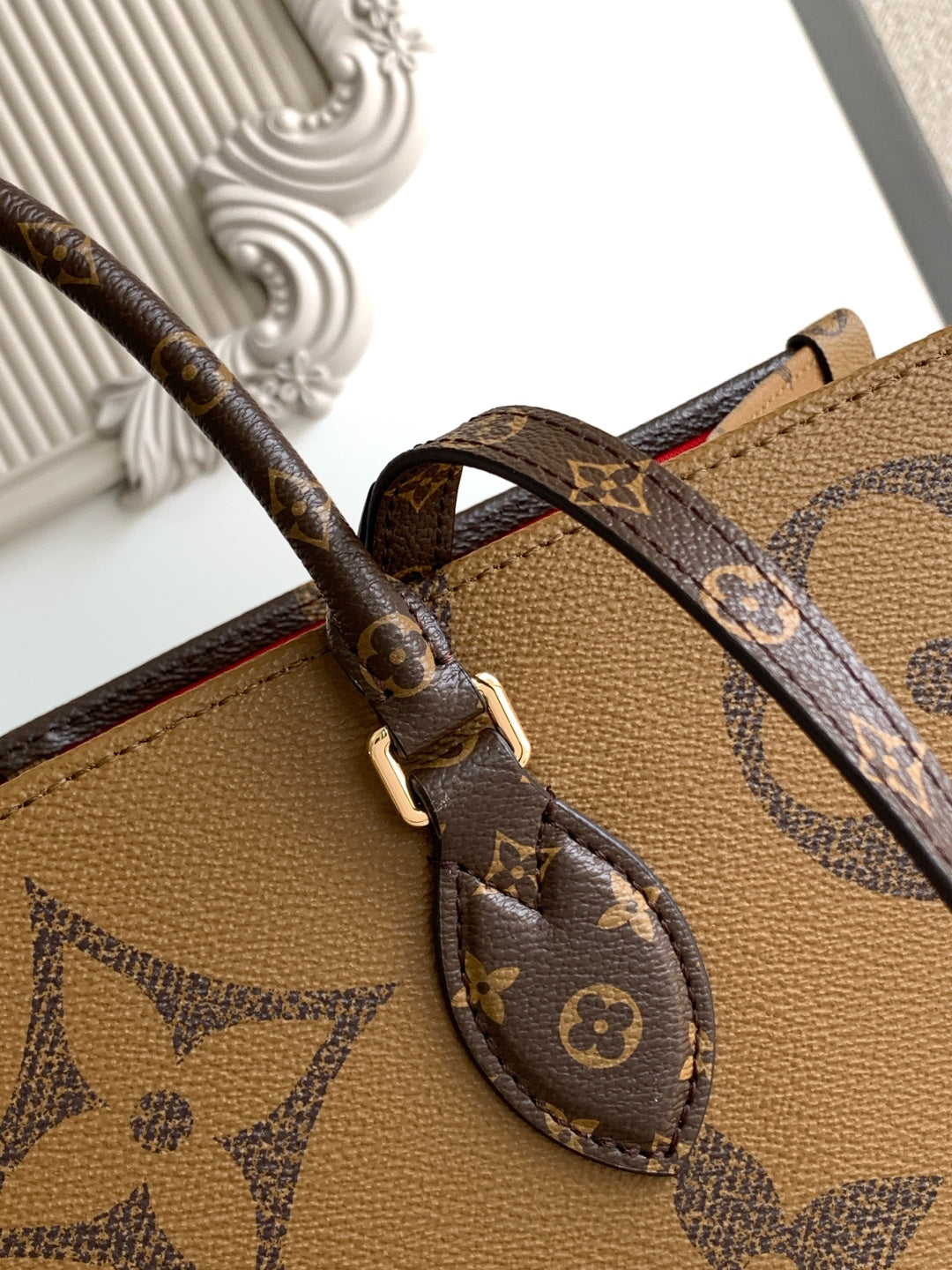 Top-tier Authentic-Grade Quality Italian Grade leather material handbag Size: 𝟒𝟏.𝟎 𝐱 𝟑𝟒.𝟎 𝐱 𝟏𝟗.𝟎 cm