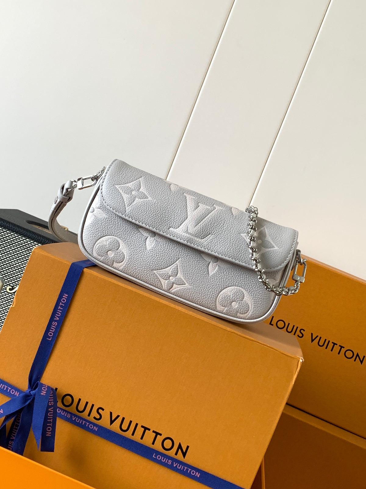 Top-tier Authentic-Grade Quality handbag Size: 12 x 4.3 x 23.5 cm