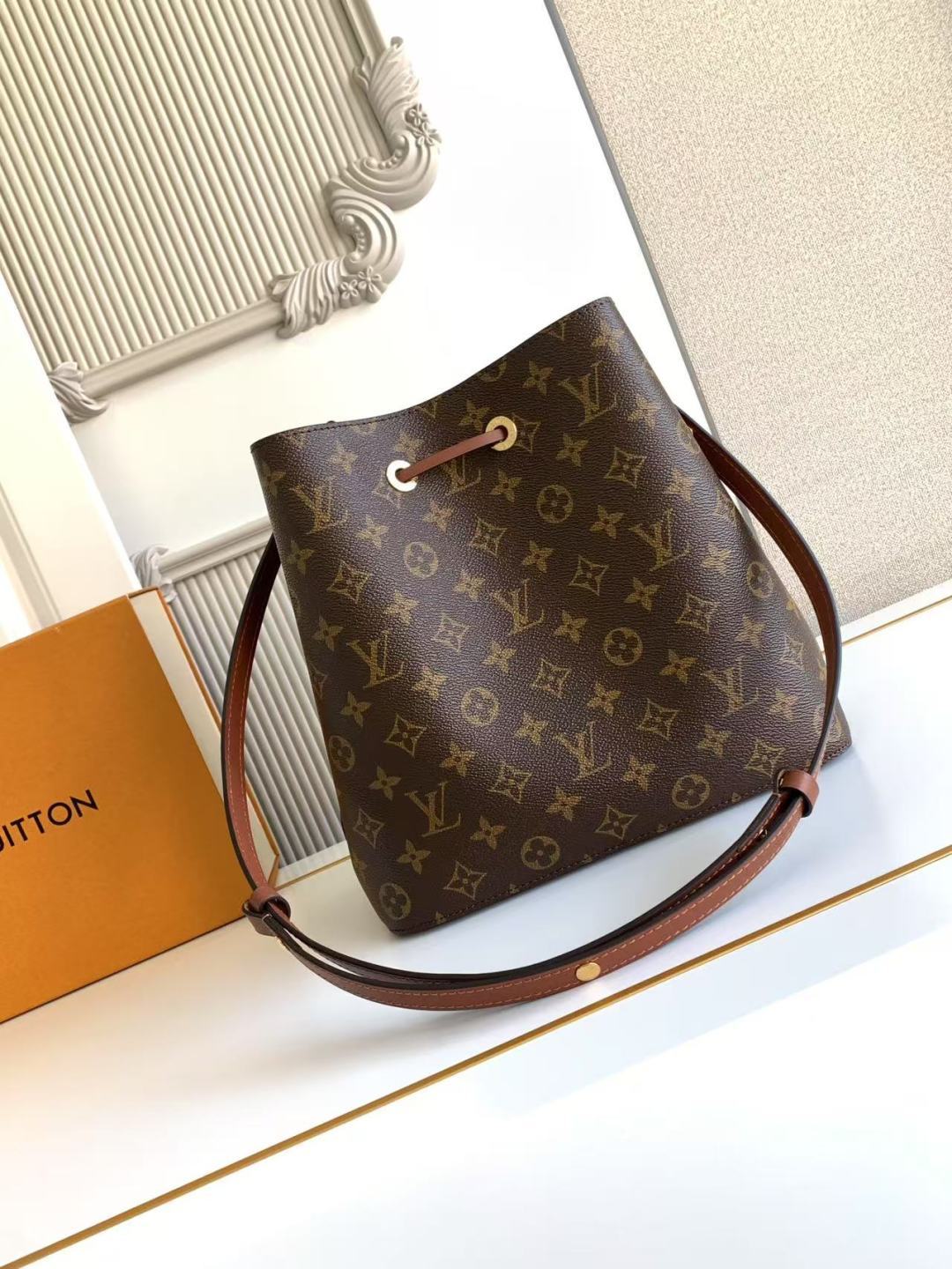 Top-tier Authentic-Grade Quality handbag Size: 26.0 x 26.0 x 17.5 cm