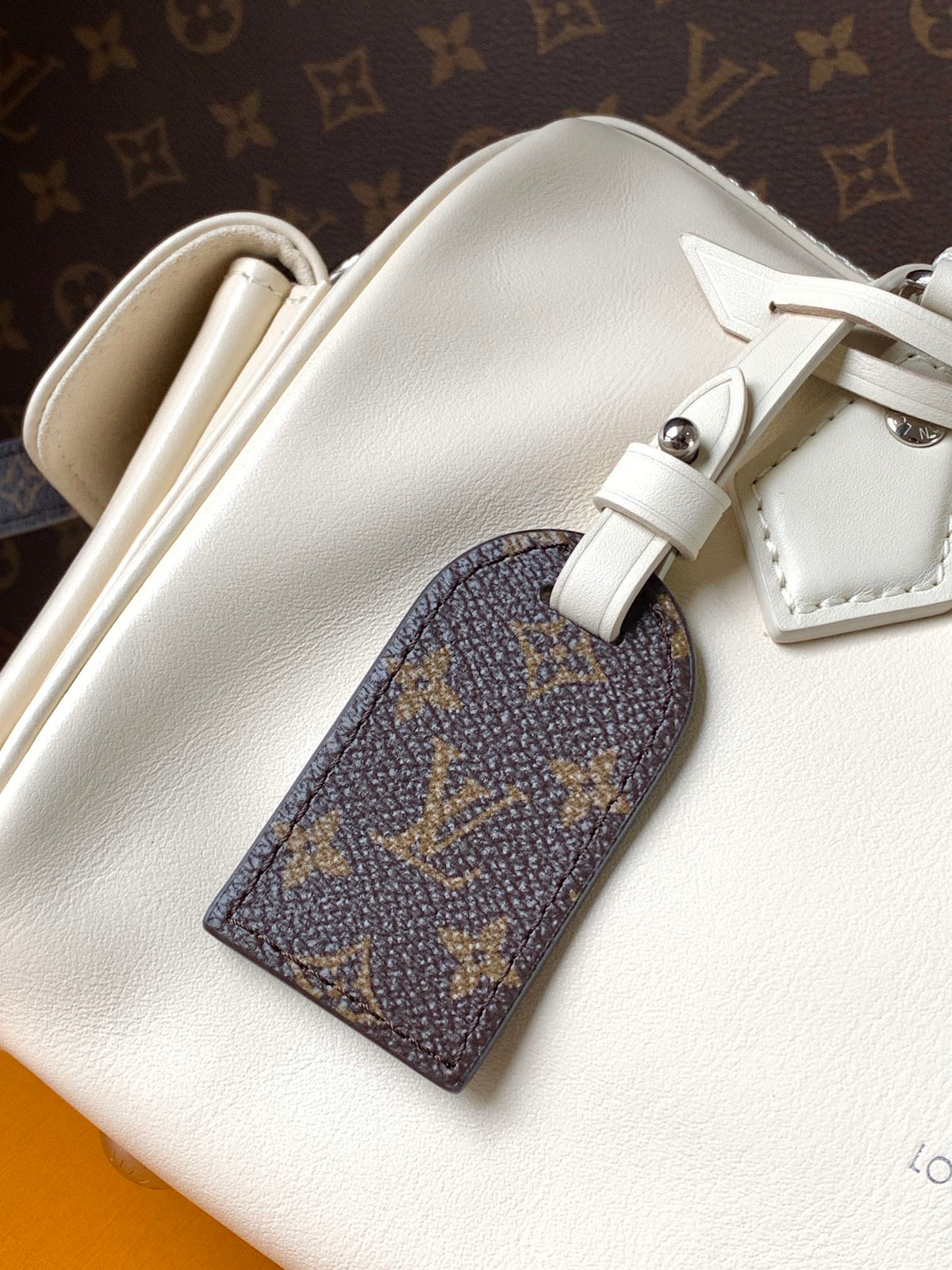 Top-tier Authentic-Grade Quality handbag Size: 17 x 12 x 28 cm
